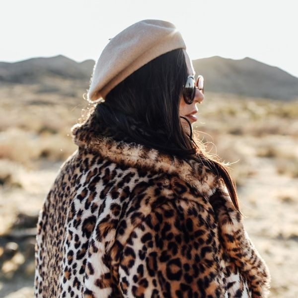 leopardí kožich – dámský outfit